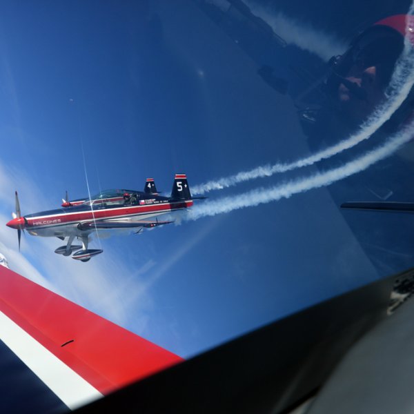 ESCUADRILLA DE ALTA ACROBACIA "HALCONES"