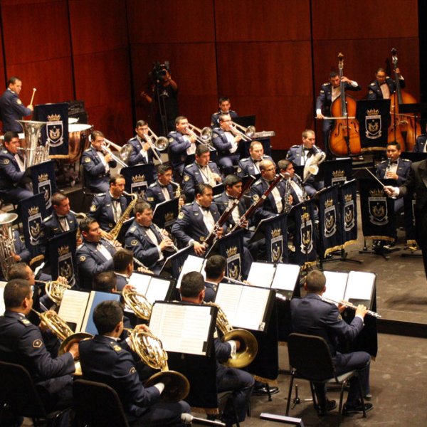 ESCUADRILLA DE BANDAS