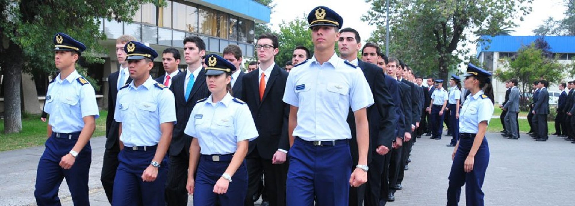 Primeras Mujeres en la Escuela de Aviación