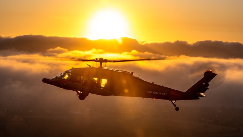 MH-60 BLACK HAWK